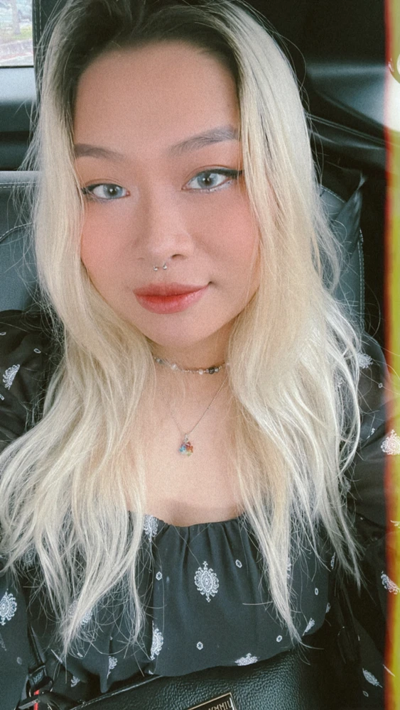 Gi-upload ni Scarlett ang hulagway
