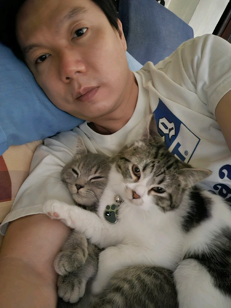 I-upload ni Aitor ang larawan