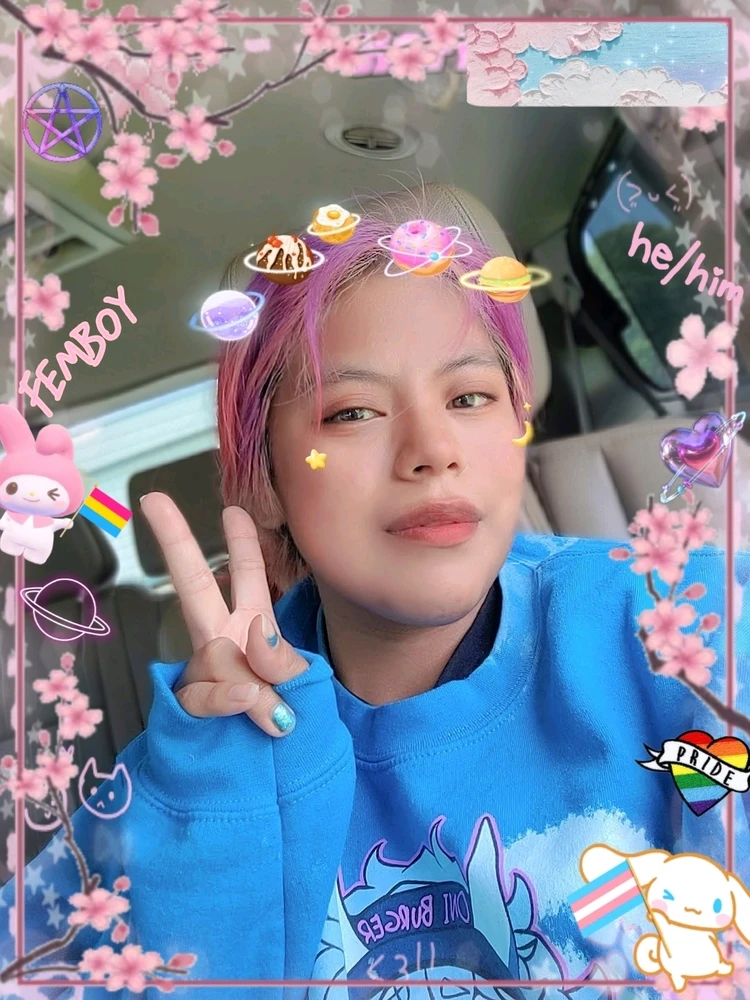 Kawaii Femboy Selfie 🌸🍥