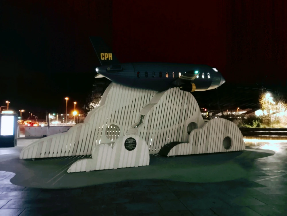 Pic of The Sky High Flight Playground in 🇩🇰 at the Copenhagen Airport , a playground for kids with a plane figure statue xo