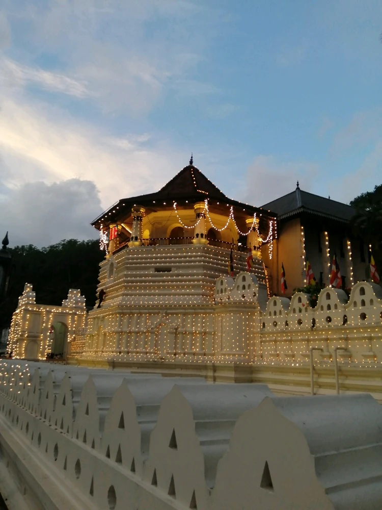 Sri Dalada Maligawa,Kandy, Sri Lanka   🙏