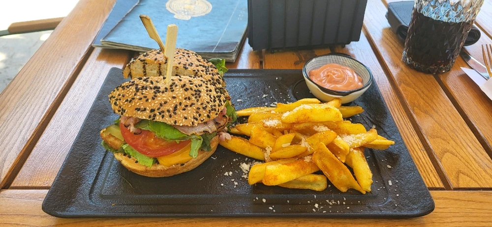 Imagine încărcată de Georgian