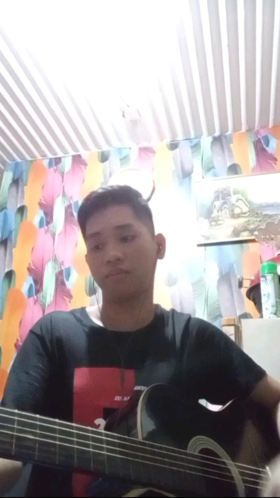 I-upload ni Tiago ang larawan