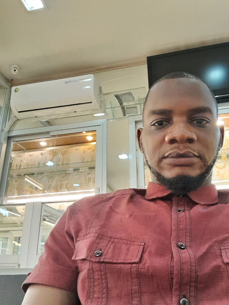 I-upload ni Abdoulie Jallow ang larawan