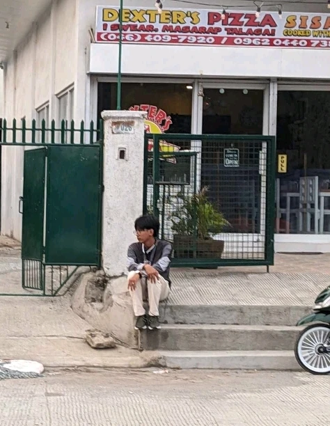 I-upload ni Charles Divo ang larawan