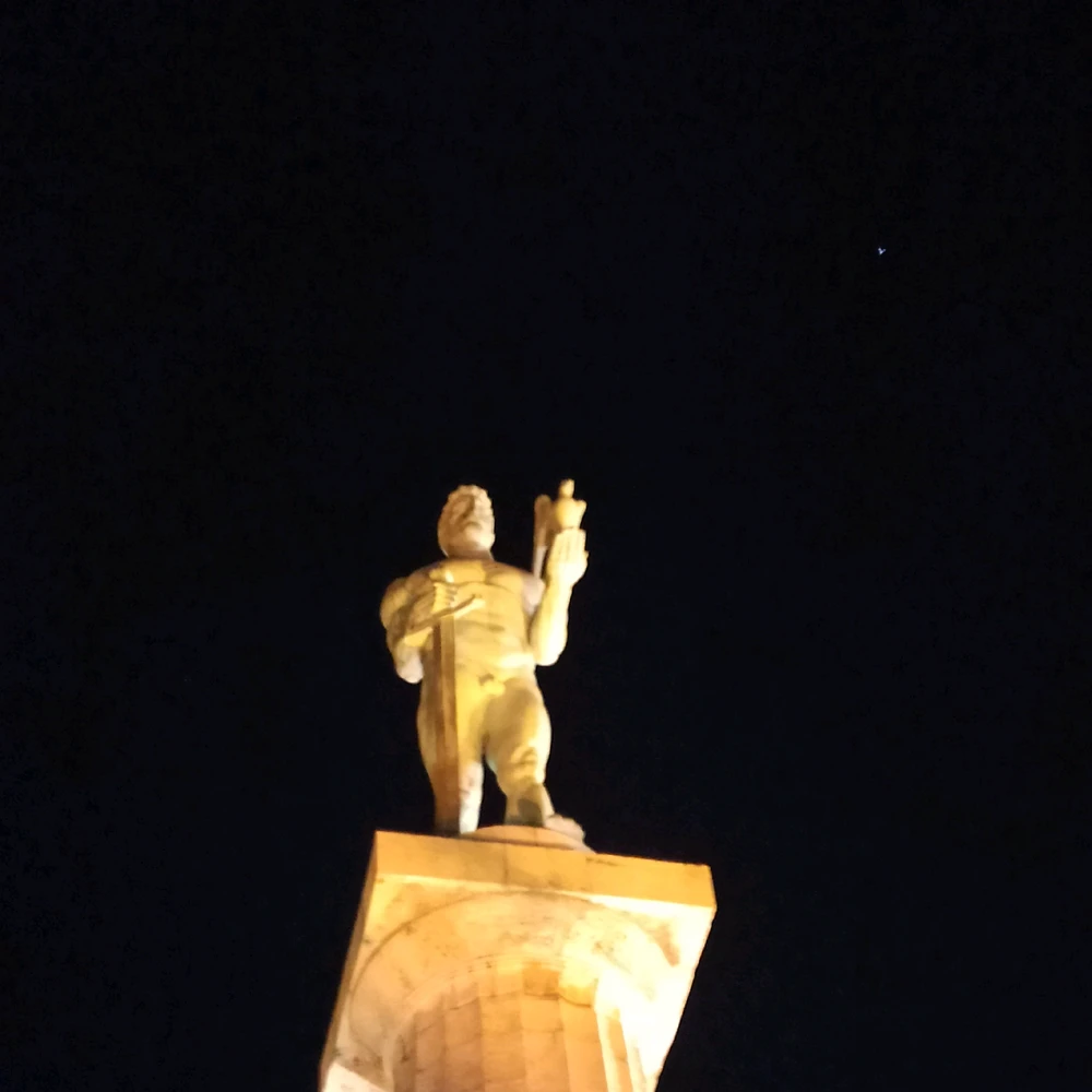 Immaġni mtellgħa minn Marko
