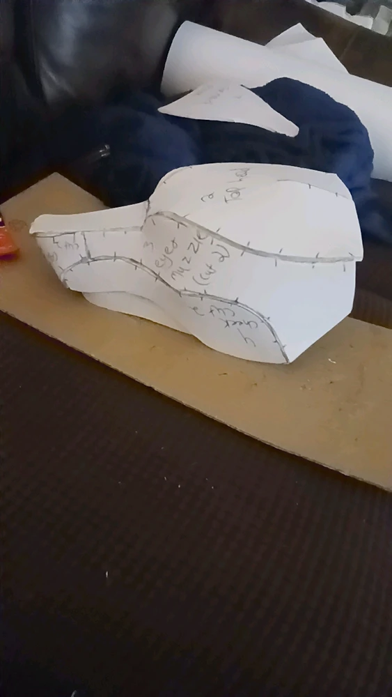 The head is finished. Cutting out the body now