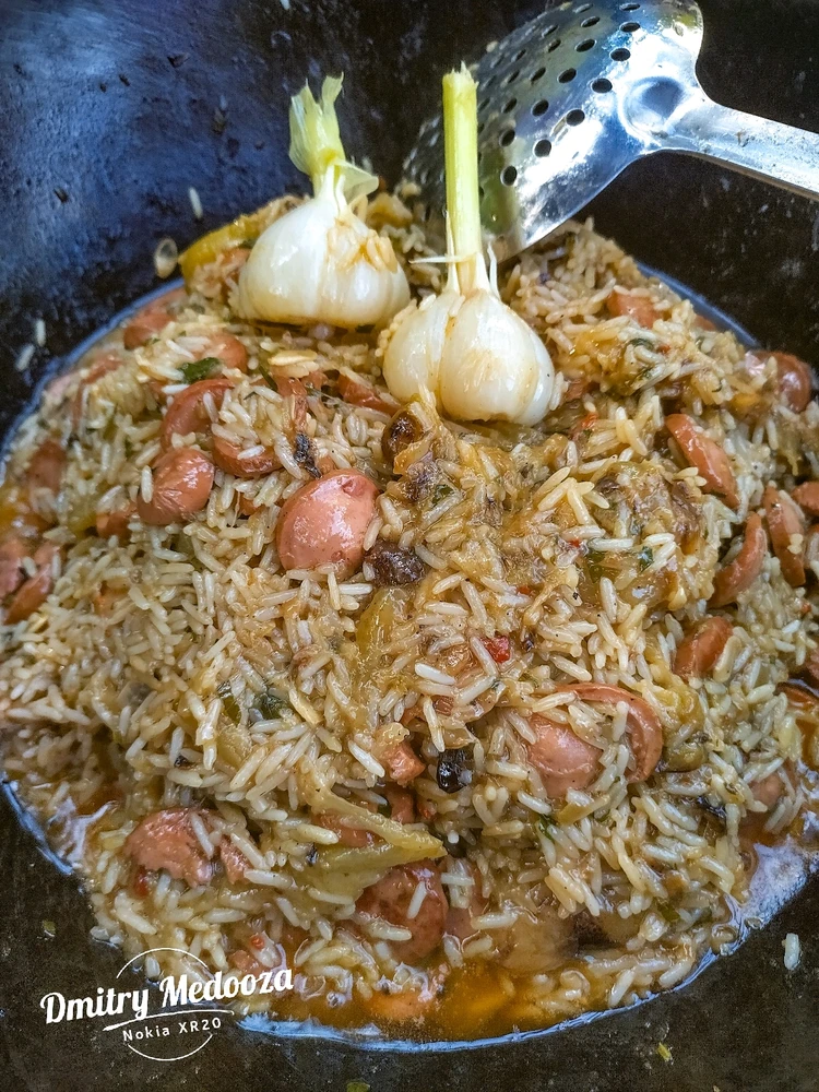 Летнее блюдо с кабачками,рисом и сосисками🥘