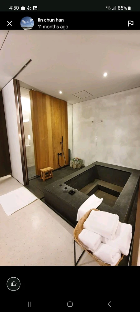 Private hot spring tubs in the room big enough for 4