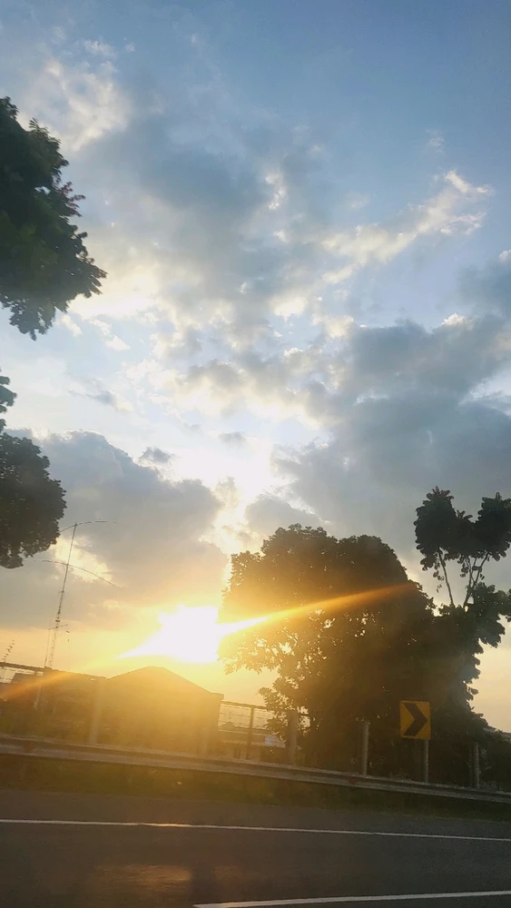 Gambar diunggah oleh Ef