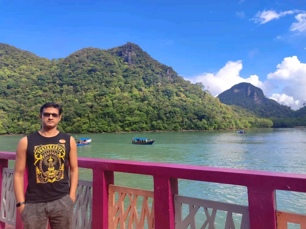 I-upload ni Haider ang larawan