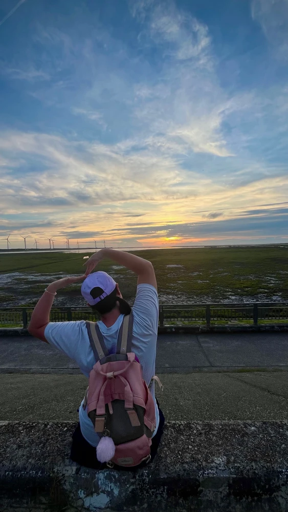 After Sun Moon Lake, I went to this area at Taichung with all the wind mill and mudflats with lots of crab. 