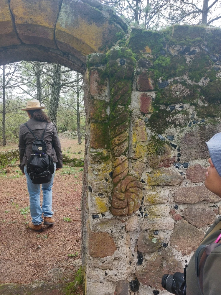 Ruinas de una capilla franciscana. Siglo XVI. Sierra de las Navajas, Hidalgo, México.