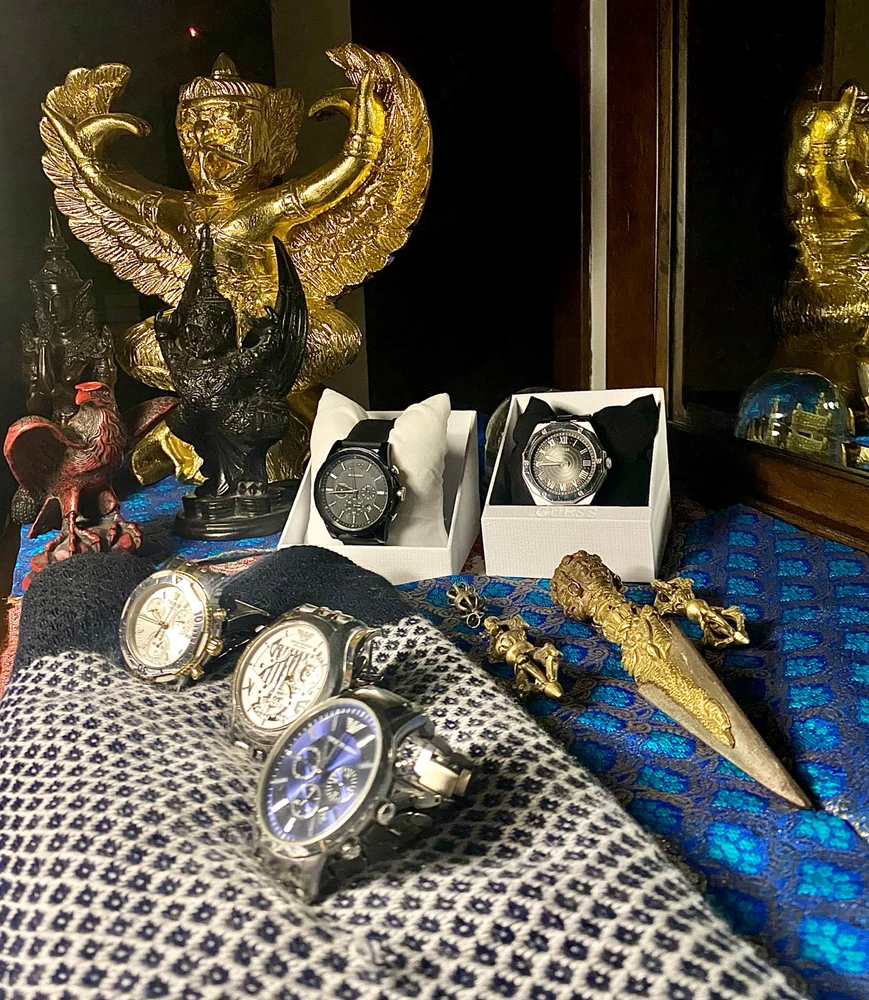 Am a collector with authentic regionaly importance given by locals,I place my daily where watches handy