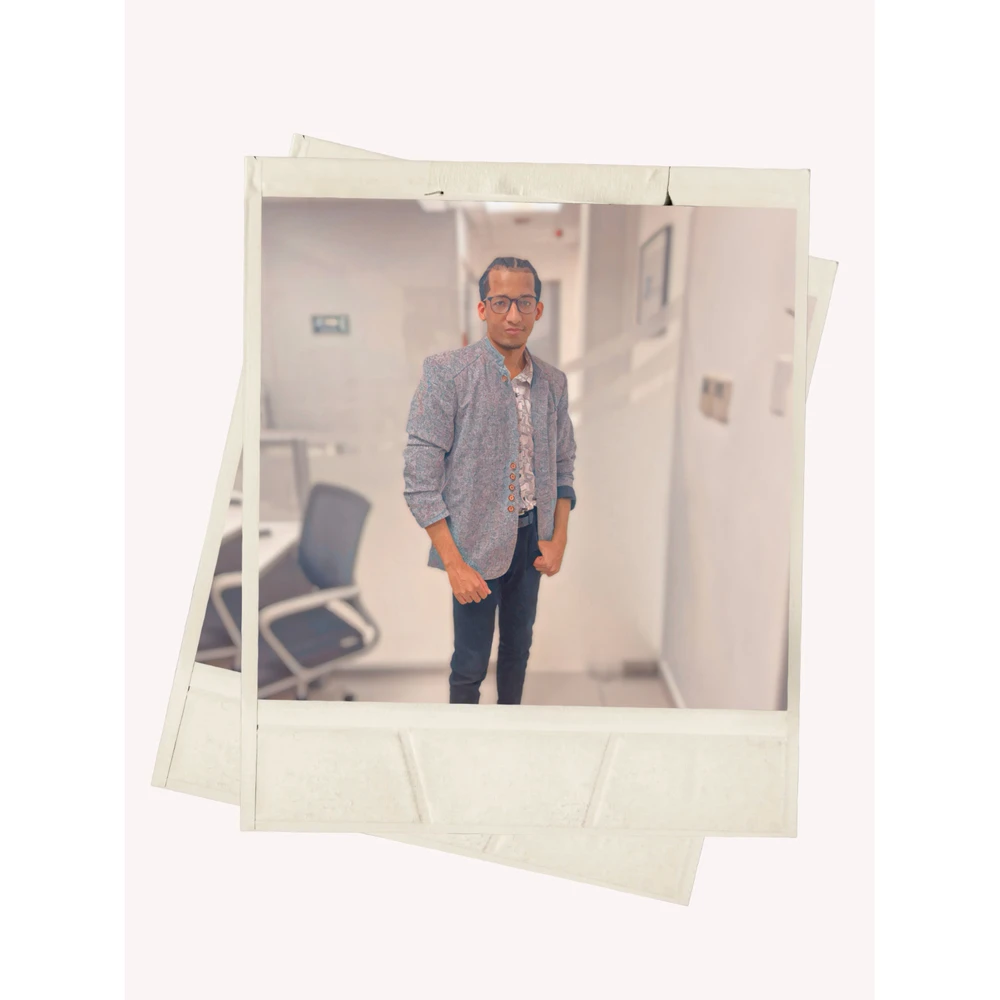 Todavía a esta hora trabajando sin nadie que me espere para darme un poco de intensidad y pasión.