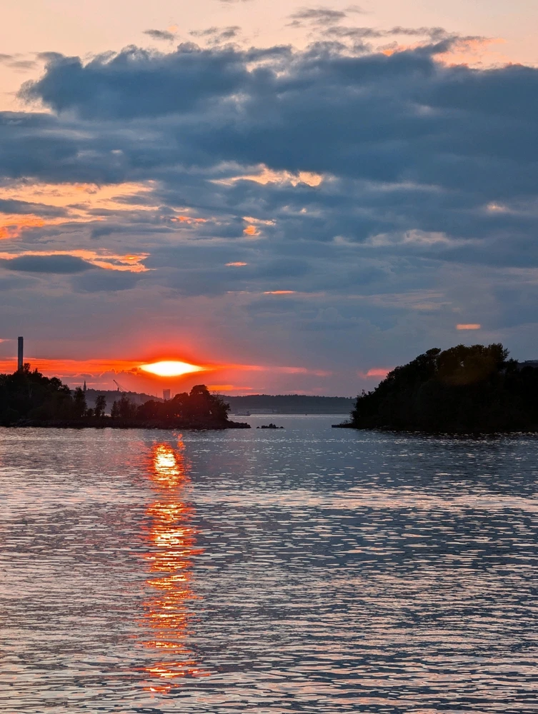 Sunset along Stockholms Baltic sea