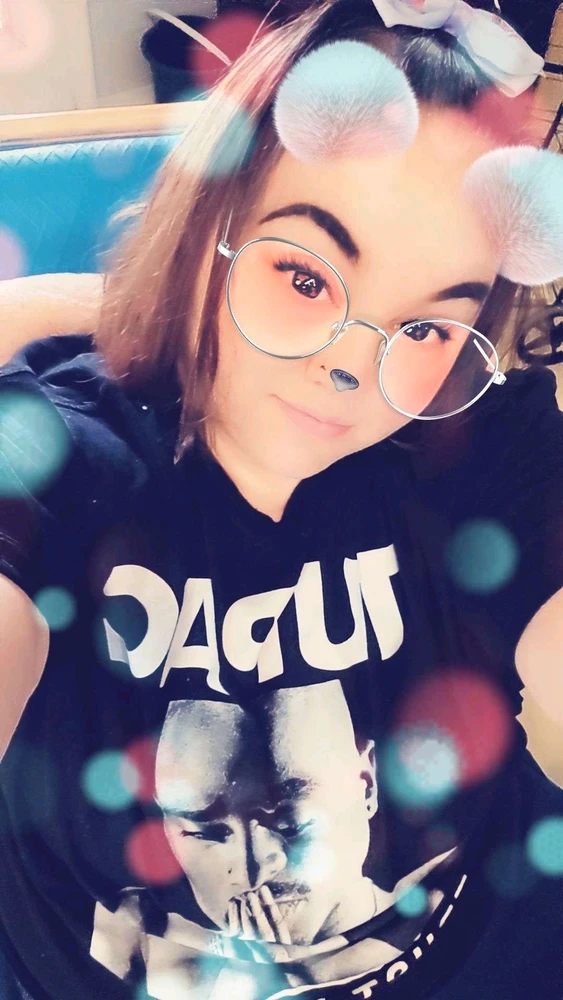 I-upload ni Liza ang larawan