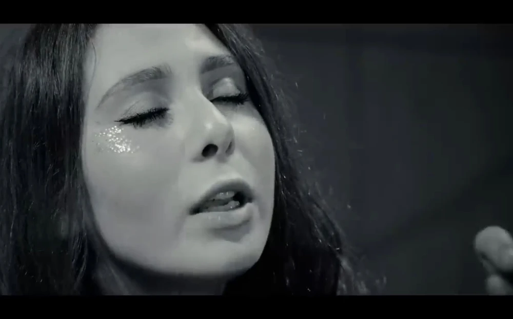 Des frissons, des frissons. Cette chanson est incroyable.
Habibi - Tamino (SLON cover)
