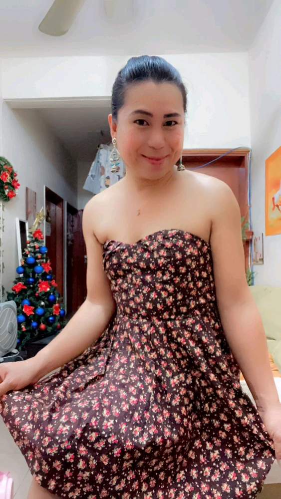 I-upload ni Yanis ang larawan
