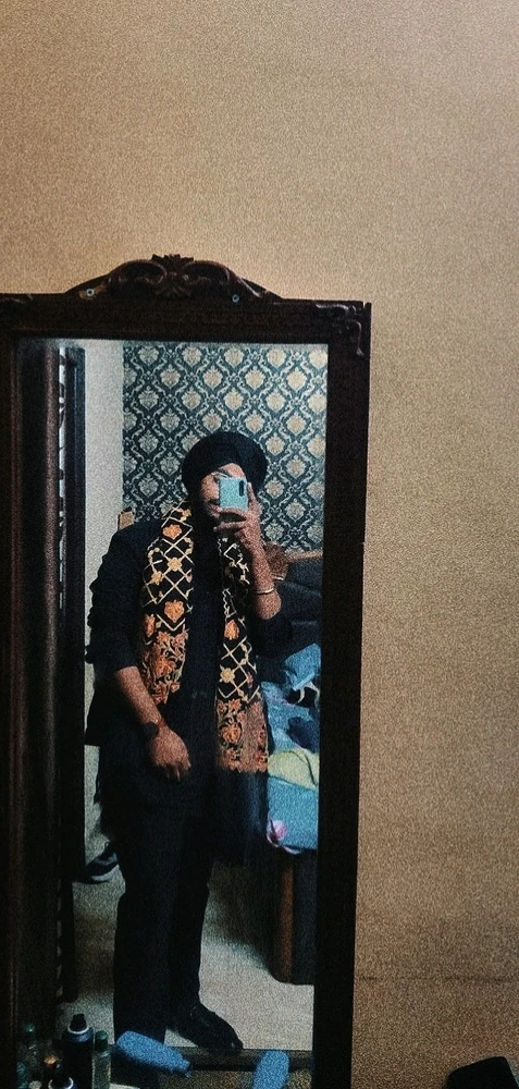 I-upload ni Samrath ang larawan