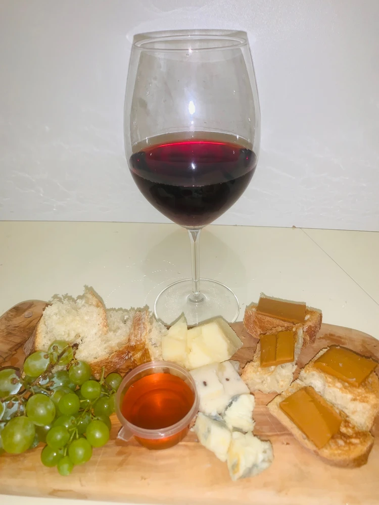 Wine cheese or cheese wine ? 😋