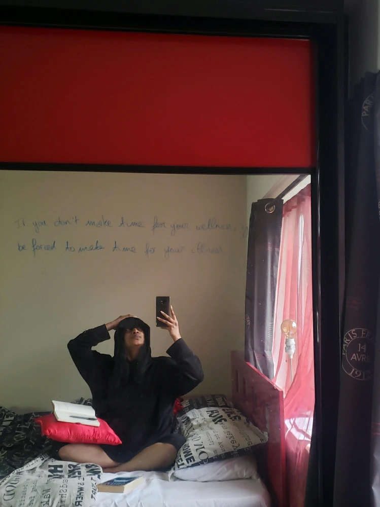 More shadow dwelling, today.
Quote on mirror:
"If you don't make time for your wellness, you will be forced to make time for your illness"
- Joyce Sunada.