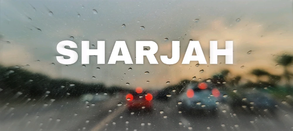 Cars at Emarati street, more blure, sharjah, rain drops on glass 