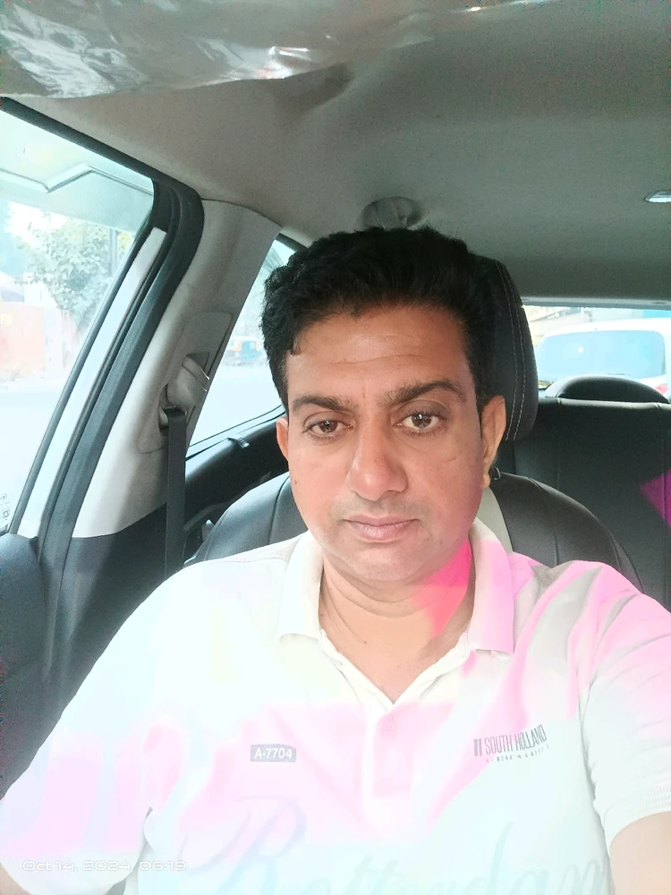 I-upload ni Sanjeev kumar ang larawan