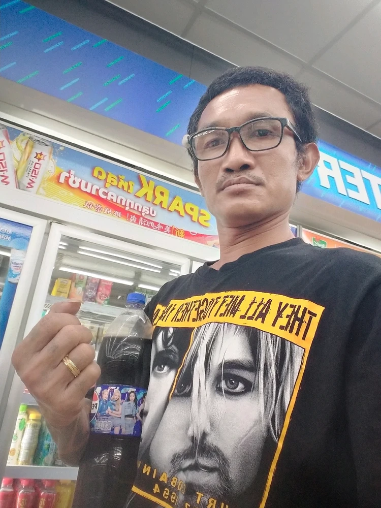 รูปที่อัพโหลดโดย โก๋  แก่น