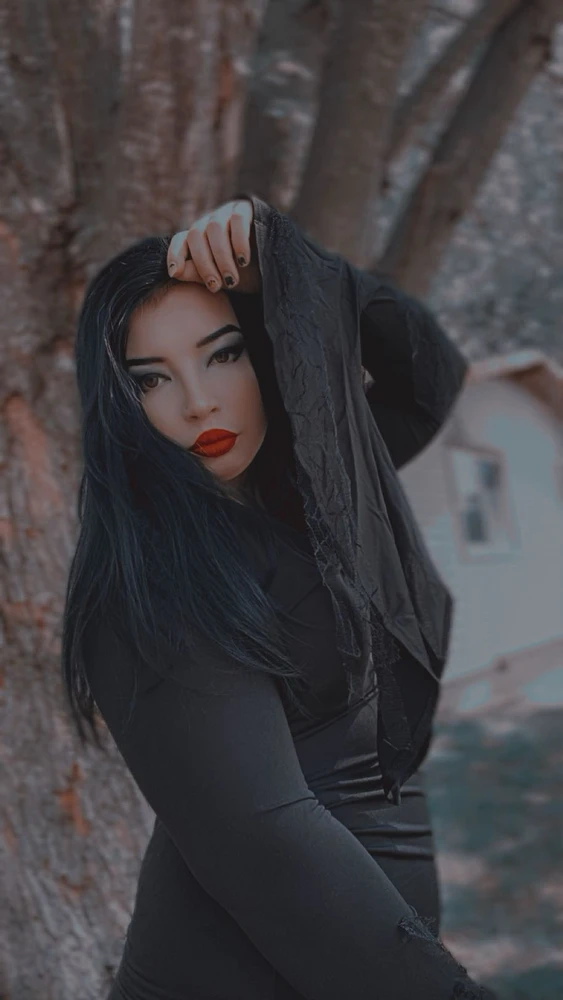 forever in love with my morticia cosplay 🦇🖤