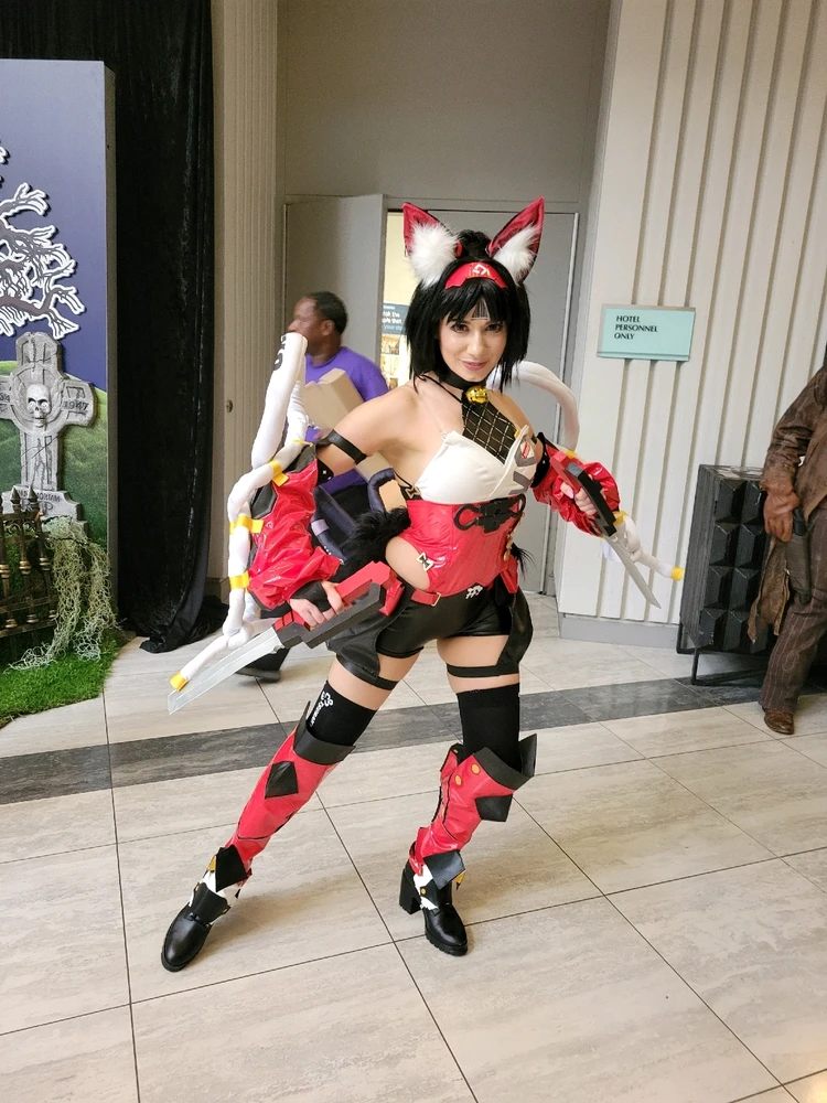 A cosplay of Nekomata from Zenless Zone Zero from Dragon Con