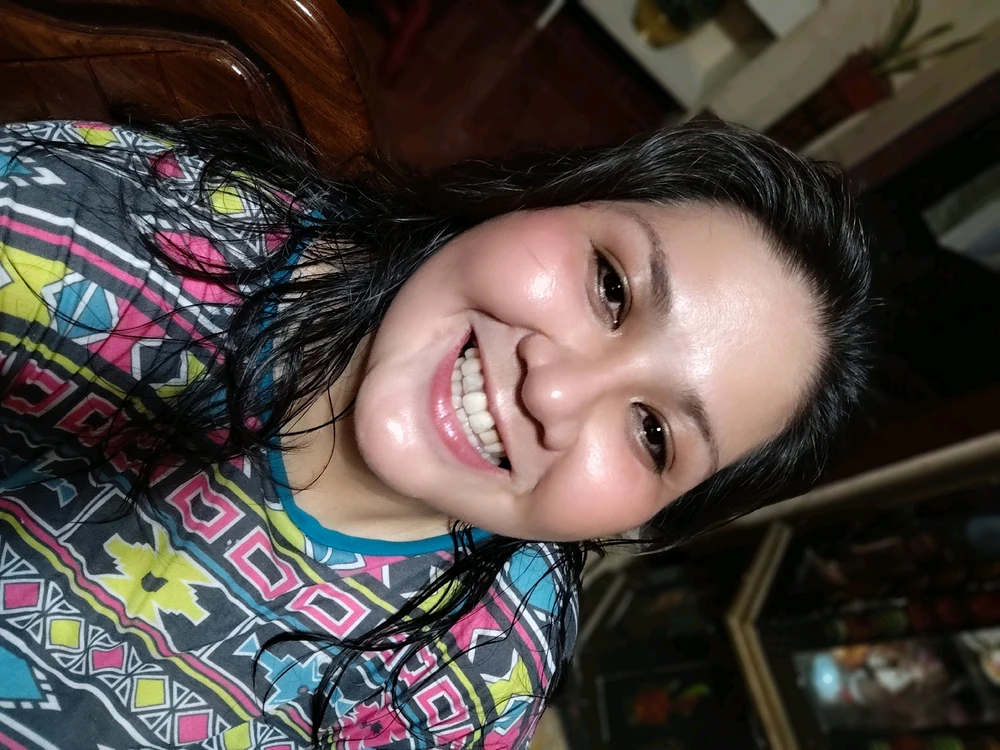 I-upload ni Maria ang larawan