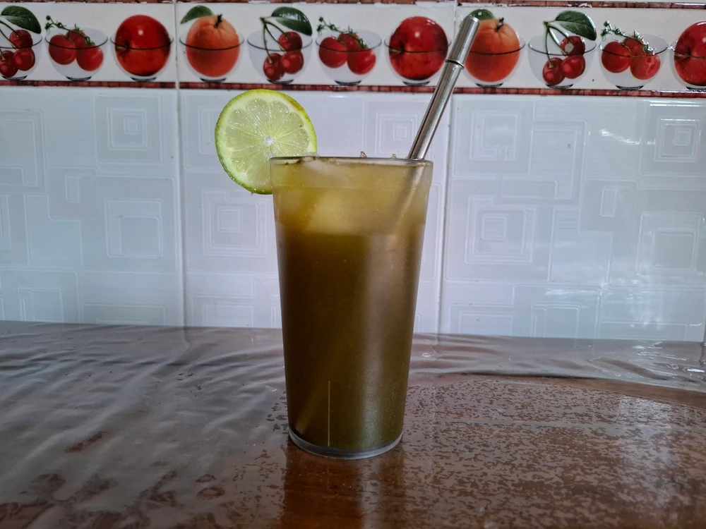 Ice Pandan Tea Mix With Lime Juice