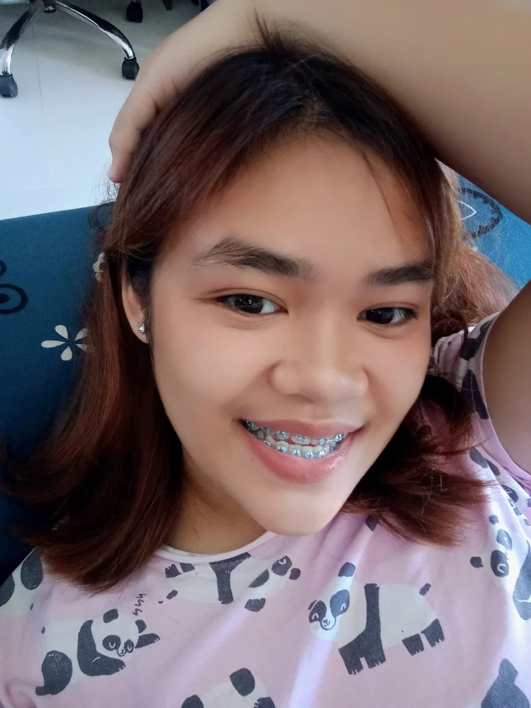I-upload ni Sapphire ang larawan