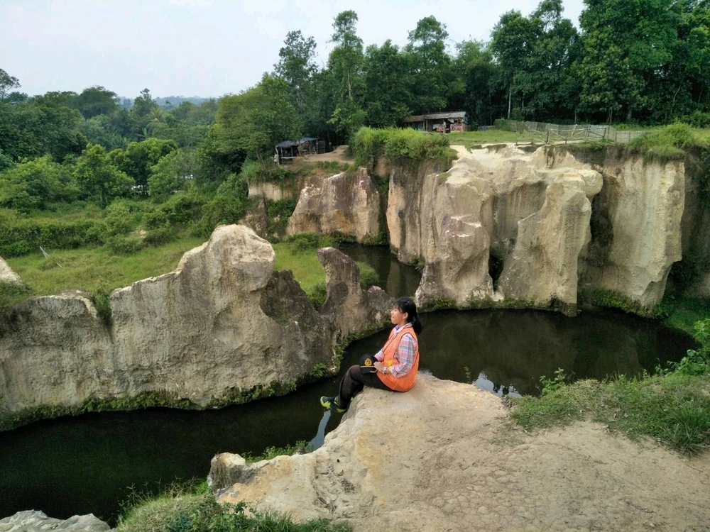 GIF uploaded by 𝑻a𝒍