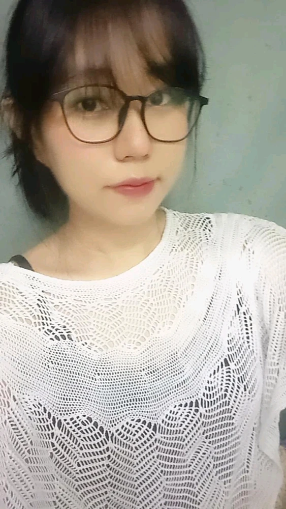 I-upload ni Thway ang larawan