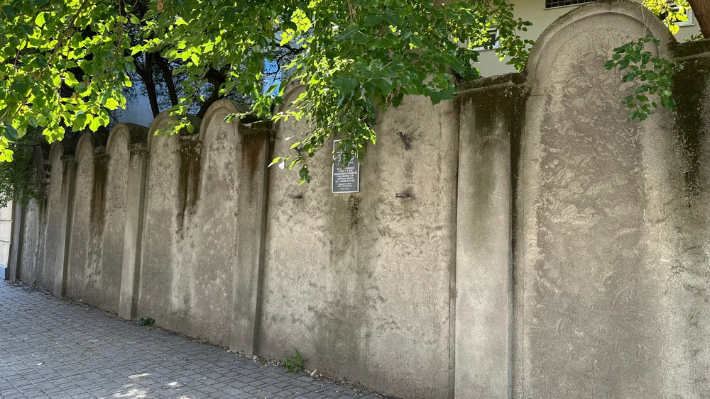 Sliko je naložil Ales