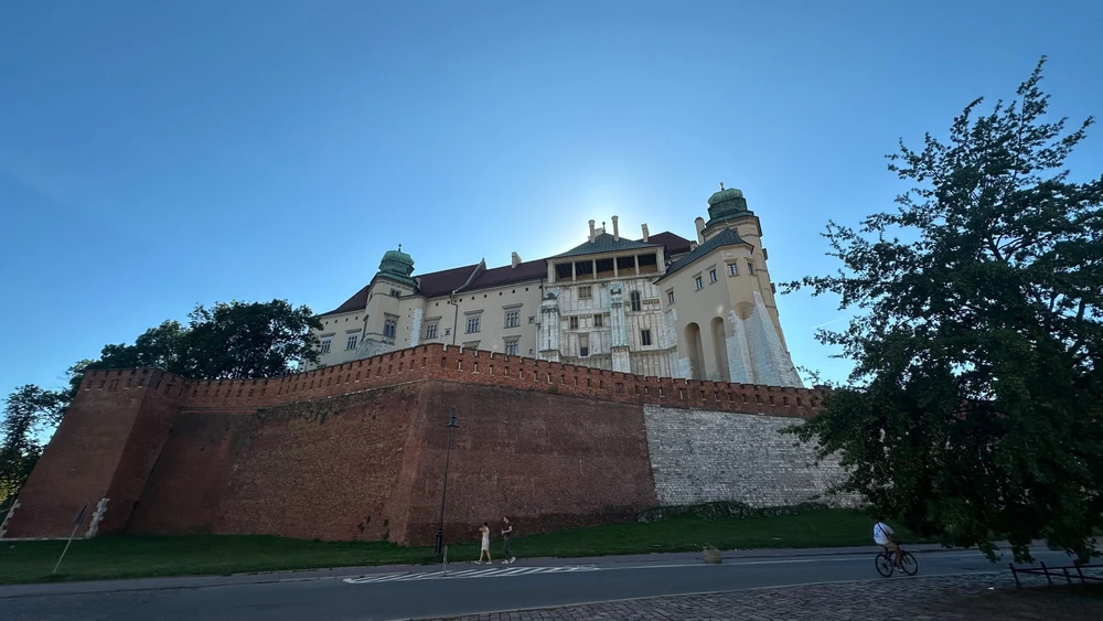 Sliko je naložil Ales