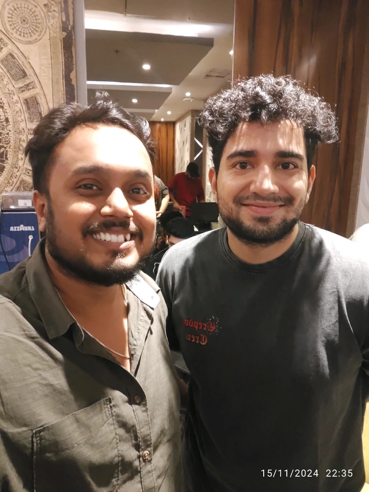 Samay Raina @ Mumbai Airport. The Lord of Latents 🔥