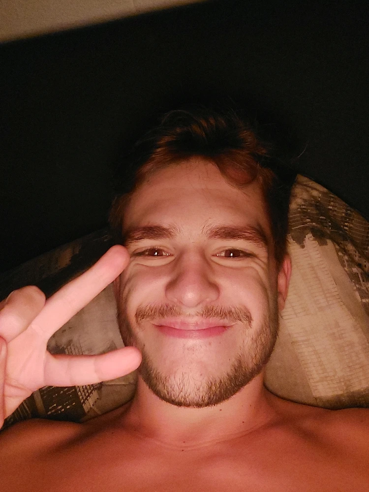 GIF tso los ntawm Jamie