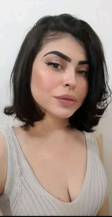 GIF uploaded by Kerolainy Campridght
