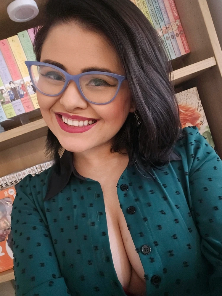 GIF رفعها Angelia