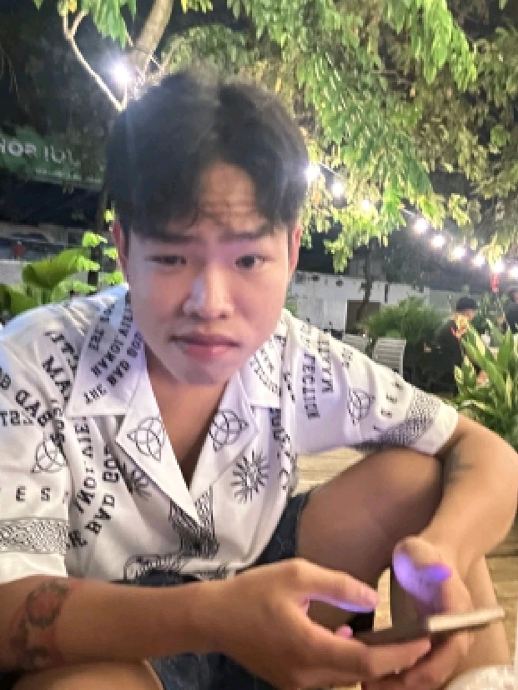 GIF được Hoàng Bảo tải lên