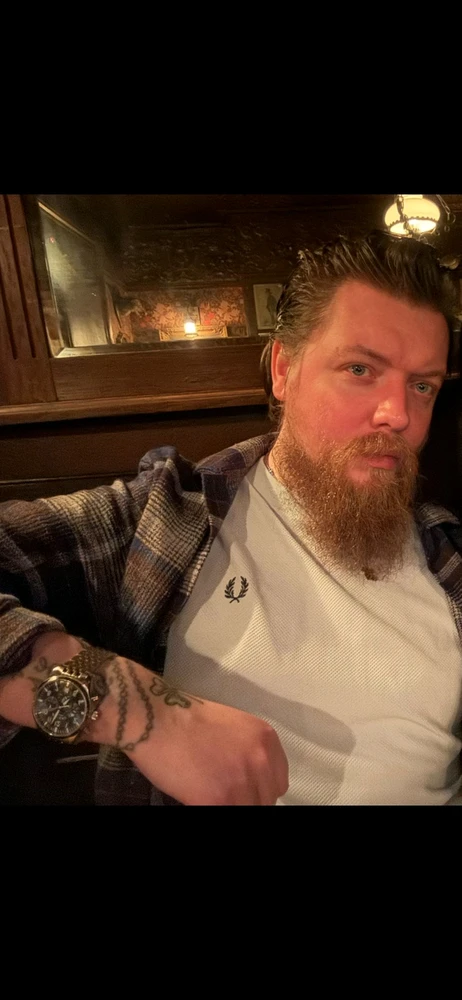 GIF na in-upload ni Seán