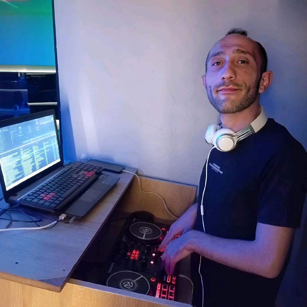 Egemen tarafından yüklenen GIF