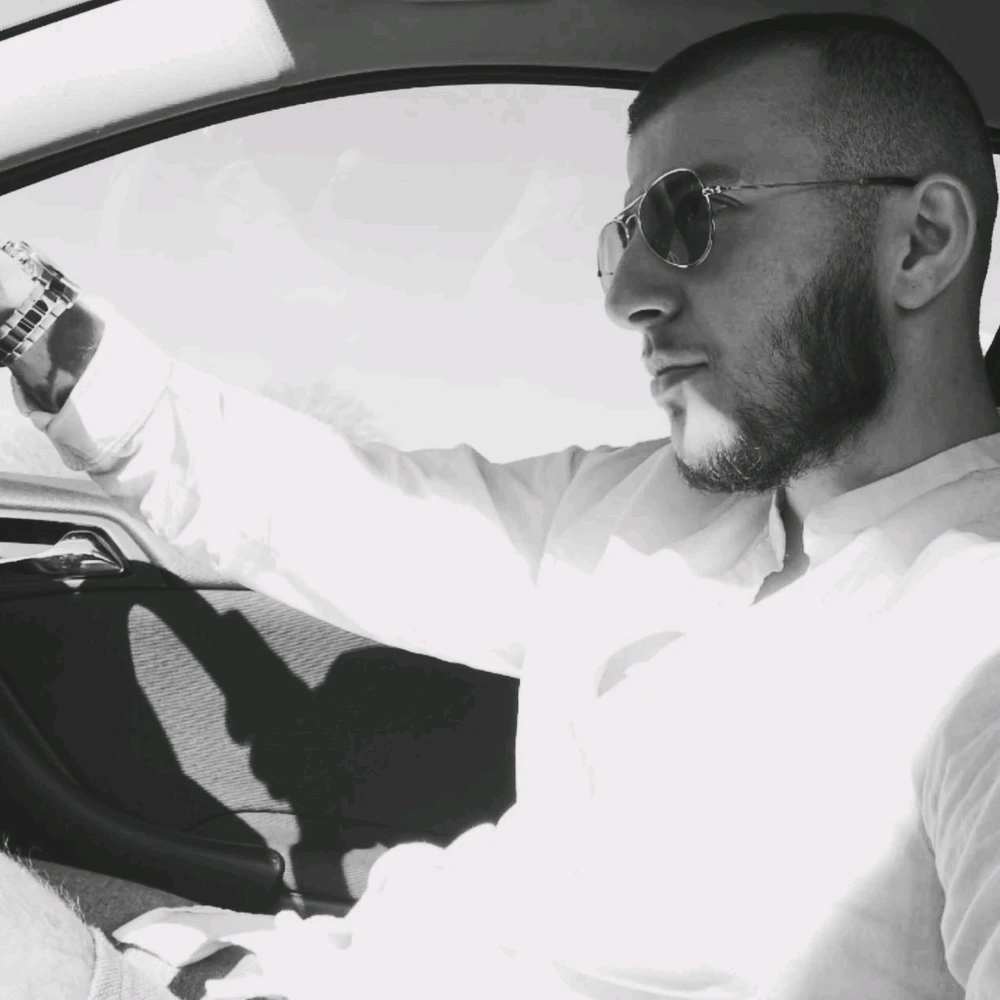 GIF tso los ntawm Attis