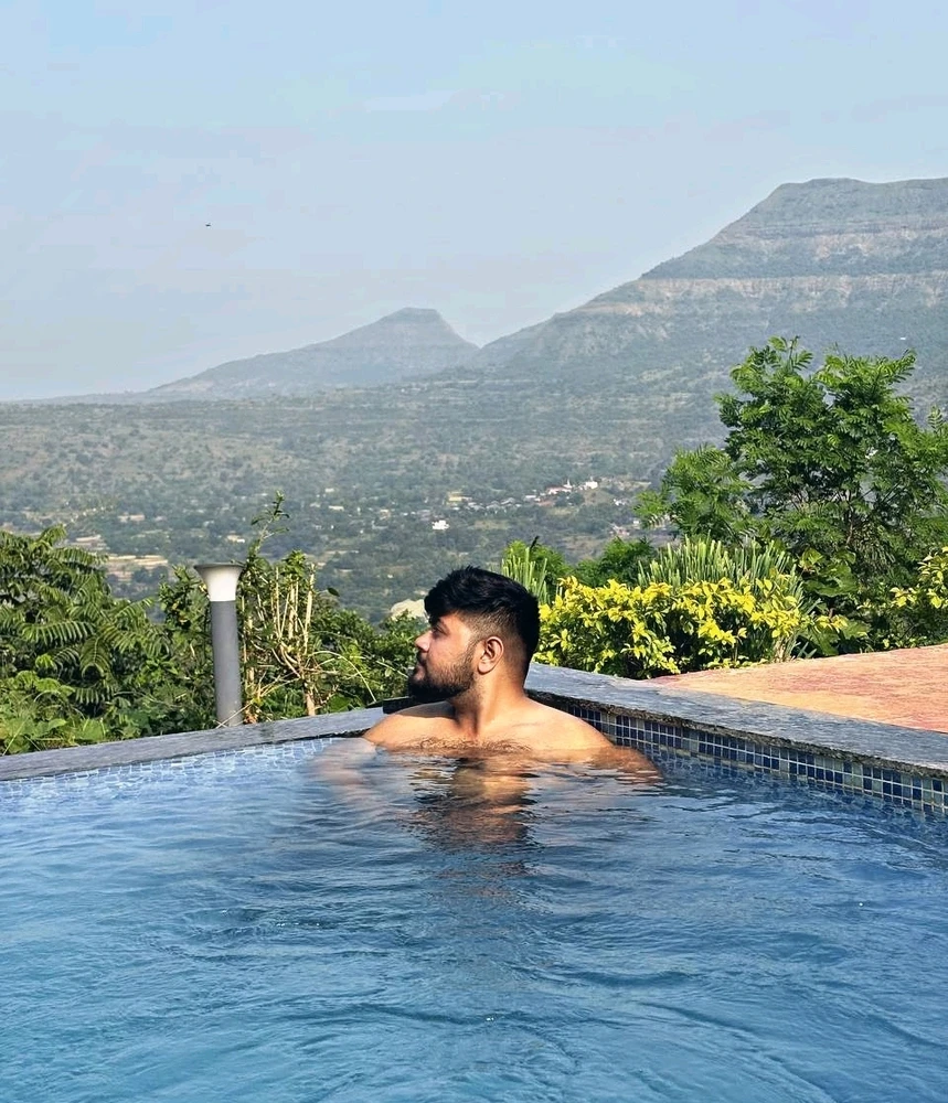 GIF gi-upload ni Karan