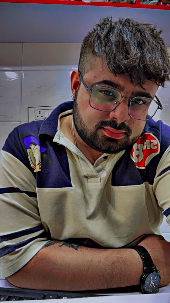 Bharat द्वारा अपलोड किया गया GIF