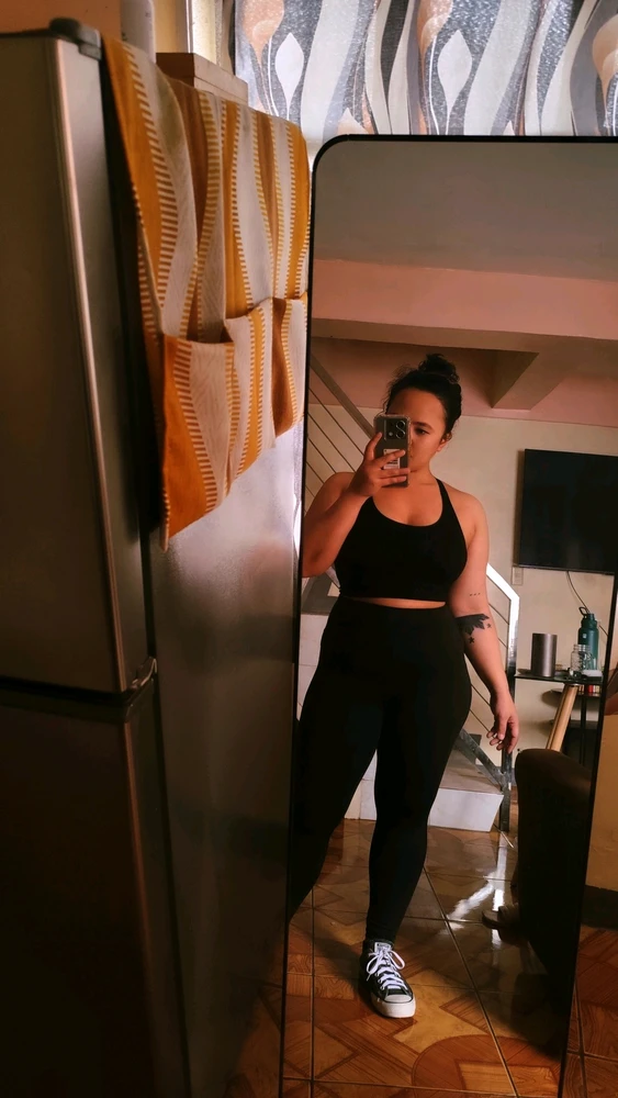 GIF gi-upload ni April