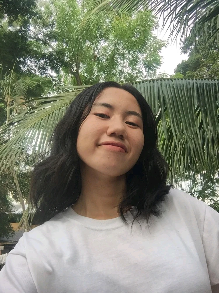 GIF na in-upload ni Gine